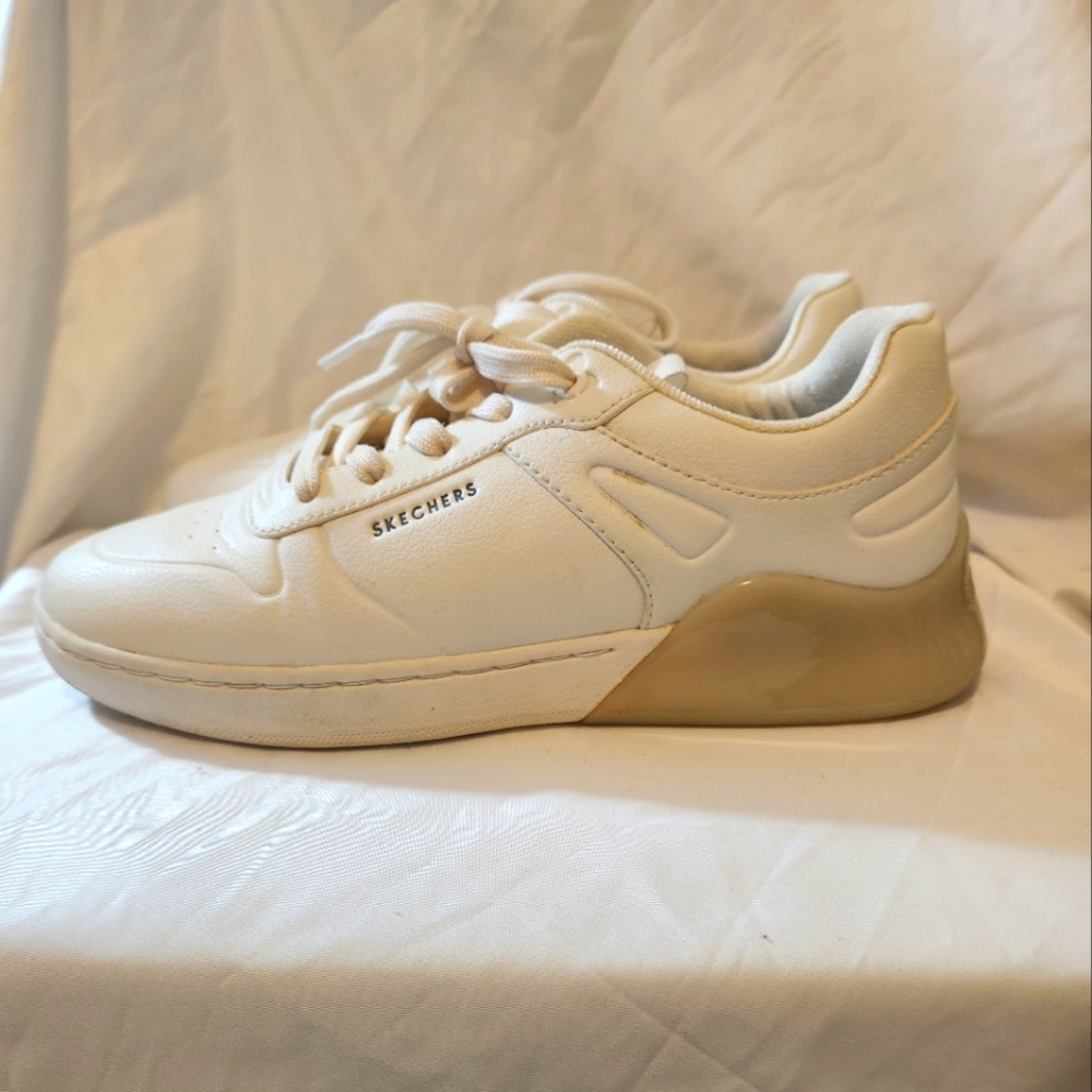 Sketchers White Sneakers
